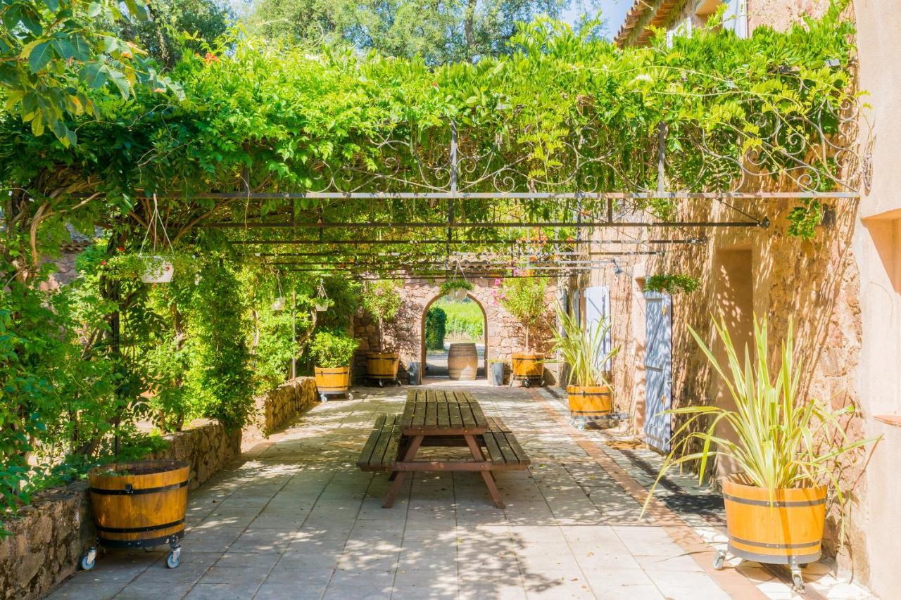 Chateau Des Bertrands Le Cannet-des-Maures Exterior photo